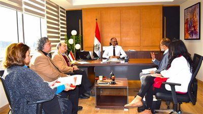 نائب وزير الإسكان يتابع مع ممثلي البنك الدولي  موقف برنامج خدمات الصرف الصحي بـ6 محافظات