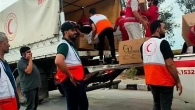 الهلال الأحمر الفلسطيني: هناك صعوبات بالغة في إيصال المساعدات للنازحين جراء انقطاع الاتصالات