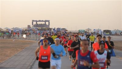 وزير الرياضة يطلق إشارة البدء لنصف ماراثون الأهرامات في دورته الخامسة