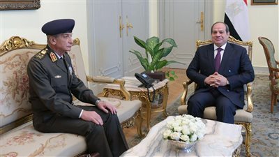 الرئيس السيسي يستقبل وزير الدفاع والانتاج الحربي