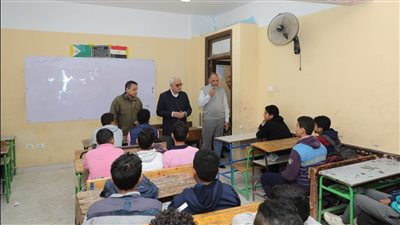وزير التربية والتعليم يقوم بزيارة مفاجئة لمدرستين في القاهرة والجيزة 