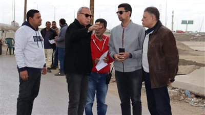 محافظ القليوبية يوجه بضبط سيارة نقل أثناء إلقائها مخلفات هدم بمحور العصار 