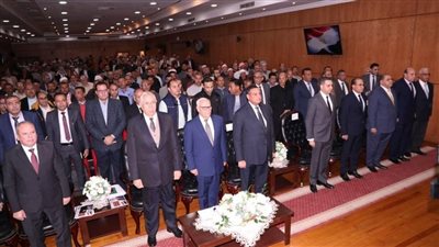 وزيرا التنمية المحلية و الزراعة و محافظ بورسعيد يسلمون 127 عقد للمزارعين ببورسعيد