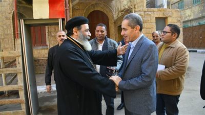 محافظ الغربية يتفقد محيط الكنائس استعدادا لأعياد الميلاد بزفتى