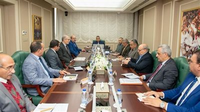 وزير الإنتاج الحربي يناقش المشاريع البحثية الجديدة مع رؤساء الشركات التابعة