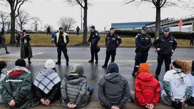 اعتقال العشرات في احتجاجات داعمة للفلسطينيين بمطارين رئيسيين بأمريكا