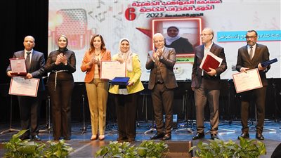 وزيرة الثقافة تسلم جوائز مسابقة المواهب الذهبية لذوى الهمم