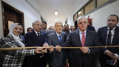 وزير التعليم العالي يفتتح عددًا من المشروعات الصحية والتعليمية بجامعة المنيا
