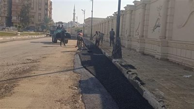 محافظ الإسماعيلية يتابع تنفيذ أعمال الخطة الاستثمارية بقطاع الطرق بالمحافظة
