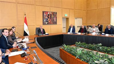 وزير الإسكان يتابع موقف تنفيذ وحدات المبادرة الرئاسية 