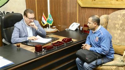 محافظ المنوفية يفحص طلبات عدد من المواطنين ويكلف الجهات المعنية بإجراءات عاجلة حيالها