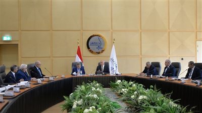 وزير النقل يبحث مع رئيس هيئة قناة السويس توطين صناعة بناء وإصلاح السفن