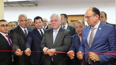 وزيرا التعليم العالي والشباب والرياضة يفتتحان نادي جامعة حلوان 