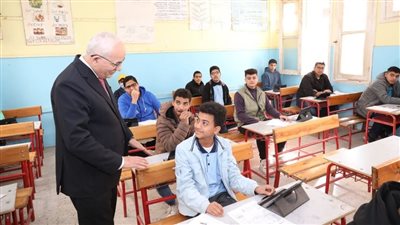 وزير التعليم يتابع امتحانات الفصل الدراسى الأول للصف الأول الثانوى بالقاهرة