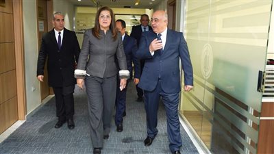 وزيرة التخطيط تتفقد المركز الوطنى للبنية المعلوماتية المكانية