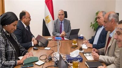 وزير الري يتابع إجراءات مراجعة وتطوير الخطة القومية للموارد المائية