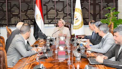 وزيرة البيئة تلتقي بأحد المستثمرين لبحث سبل التعاون