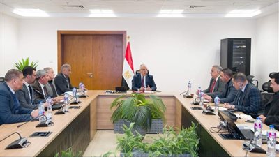 وزير الري: التصدى بكل حسم لكافة أشكال التعديات على نهر النيل والمجارى المائية 