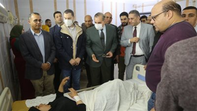 عاجل.. محافظ كفر الشيخ ينتقل لمستشفي دسوق العام للإطمئنان على مصابي حادث سقوط سور بلكونة منزل 