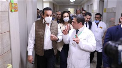 وزير الصحة يتفقد مستشفى كوم حمادة التخصصي ويوجه بمتابعة معدلات الولادة القيصرية