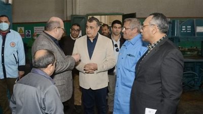 وزير الدولة للإنتاج الحربي في زيارة مفاجئة لشركة هليوبوليس للصناعات الكيماوية