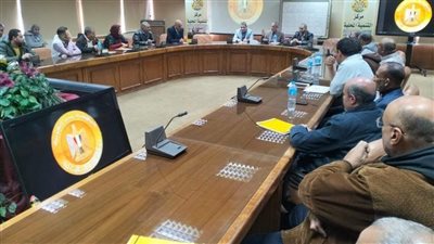 وزير التنمية المحلية: 116 متدربًا من العاملين بالمحليات يجتازون 4 دورات بمركز سقارة