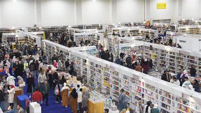 معرض القاهرة للكتاب يتخطى المليون زائر بعد ثلاثة أيام من فتح أبوابه للجمهور