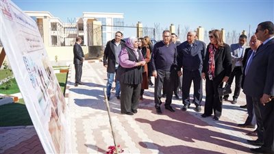 وزيرة التخطيط تتفقد مشروع المنزل الريفي صديق البيئة بالوادي الجديد