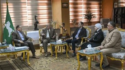 محافظ الشرقية يشيد بالتعاون المثمر مع معهد تكنولوجيا المعلومات لتنظيم دورات تدريبية عن مشروعات الطاقة  