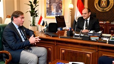 وزير التجارة يبحث مع وفد شركة 