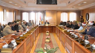محافظ أسيوط يوجه بتسريع وتيرة العمل بملفي التصالح والتقنين