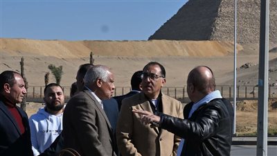 رئيس الوزراء يتفقد مشروعات تطوير المنطقة المحيطة بالمتحف المصري الكبير