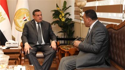 وزير التنمية يتابع مع محافظ مطروح عدد من ملفات العمل والمشروعات الجارية على أرض المحافظة