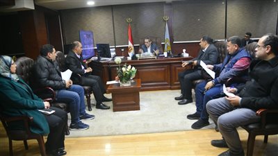 محافظ الغربية يتابع مشروعات طنطا في اجتماعه المسائي