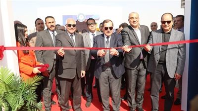 وزير البترول يفتتح محطتى غازتك وكارجاس لتموين السيارات بالغاز والوقود