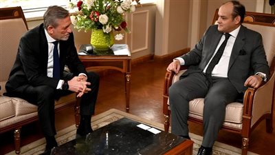  وزير التجارة يبحث مع رئيس 
