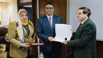 عميد إعلام الأزهر يدعو أكاديميات الإعلام إلى تحديث خططها الدراسية لمواكبة تطورات صناعة المحتوى الإعلامي
