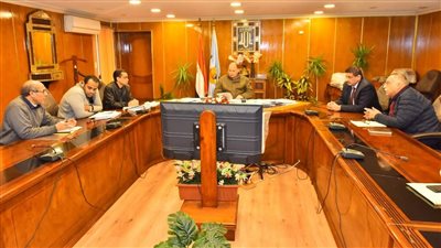 محافظ أسيوط يواصل اجتماعاته لمتابعة تنفيذ الخطة الإستثمارية 2023- 2024