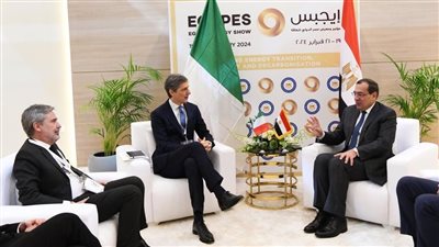مباحثات وزير البترول مع الرئيس التنفيذى لشركة سنام الإيطالية