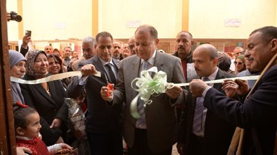 محافظ أسيوط يشهد مسابقة الجمهورية للمجال الصناعي ويفتتح المعرض الدائم
