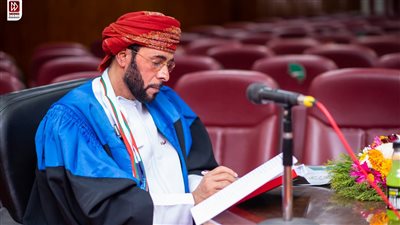 الباحث العماني علي بن سعيد المعمري يحصل على الدكتوراه من جامعة المنصورة (صور)