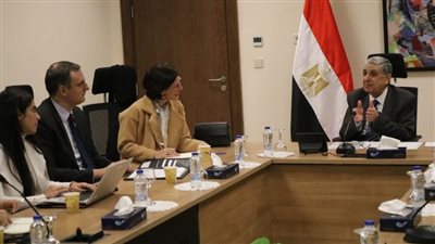 وزير الكهرباء يستقبل نائب رئيس بنك الاستثمار الأوروبي لبحث سبل التعاون