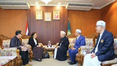 سفيرة مصر في تايلاند تلتقي بشيخ الإسلام