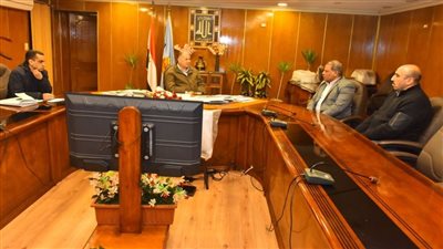 محافظ أسيوط يؤكد تكثيف العمل بتقنين وضع اليد على أراضي أملاك الدولة