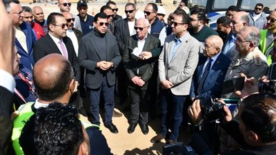 وزير الشباب يتفقد سير الأعمال الإنشائية الجارية باستاد النادي المصري الجديد ببورسعيد