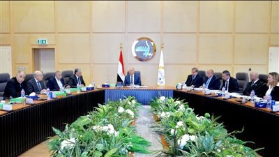 وزير النقل يترأس اجتماع الجمعية العامة للشركة القابضة لمشروعات الطرق والكباري