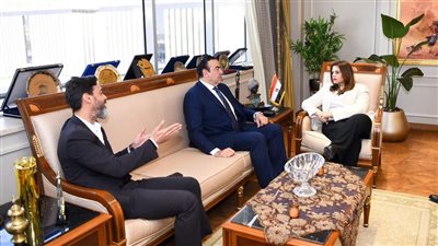 وزيرة الهجرة تتابع إجراءات تأسيس الشركة الاستثمارية للمصريين بالخارج