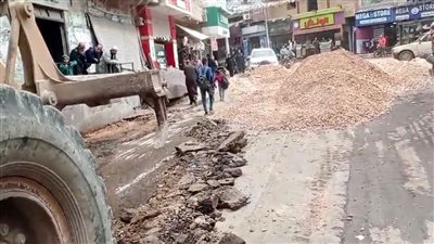 محافظ الغربية بتابع أعمال رصف وتطوير  شارع الجمهورية بالسنطه 
