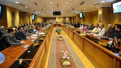 محافظ أسيوط يعقد اجتماعا لمناقشة استعداد كافة الجهات لاستقبال شهر رمضان الكريم