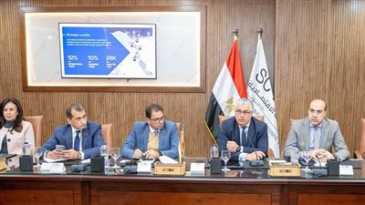 رئيس اقتصادية قناة السويس يلتقي مجموعة من سفراء الدول الآسيوية لبحث سبل التعاون